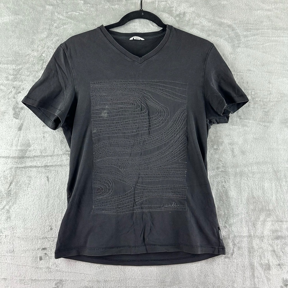 Calvin Klein T-Shirt Men's S Black Short Sleeve V-Neck Embroidered Design.